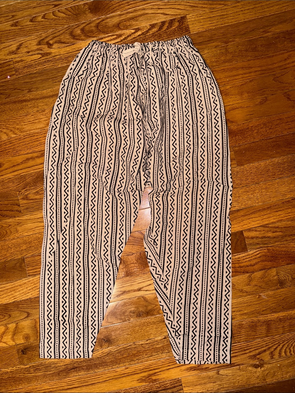 Women’s Black & Cream Patterned Relaxed Pants